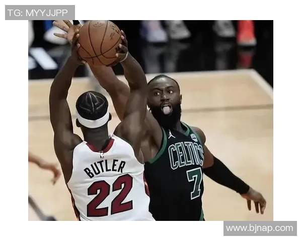 热火与凯尔特人四场激战回顾球队表现与关键时刻分析